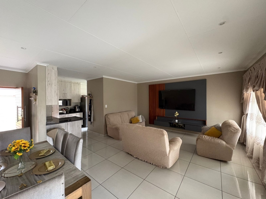 3 Bedroom Property for Sale in Waterkloof East North West